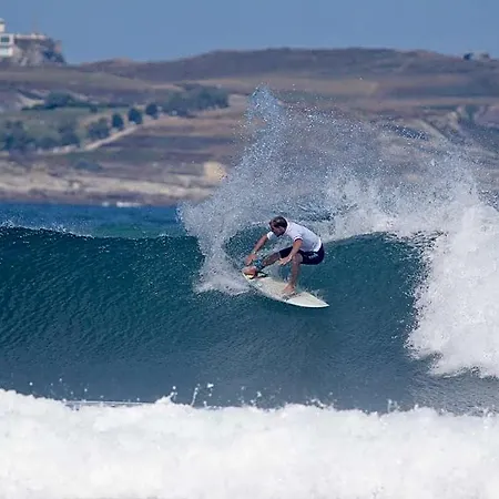فندق Surftolive House *